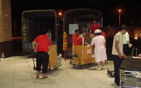 ���ڰ�ҹ�˾��������ڼҾ߲�װ��һЩ����